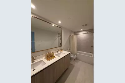 77 SE 5th Street #1614, Miami, FL 33131 - Photo 9