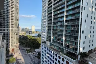 77 SE 5th St, Miami, FL 33131 - Photo 21