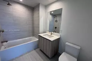 77 SE 5 St, Miami, FL 33131 - Photo 23