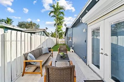 2005 NW 37th St, Oakland Park, FL 33309 - Photo 47