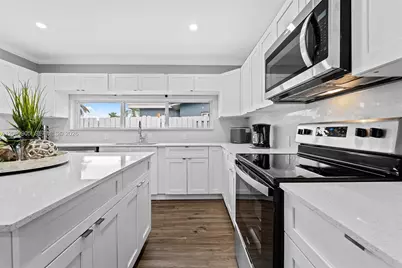 2005 NW 37th St, Oakland Park, FL 33309 - Photo 15