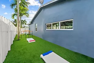 2005 NW 37th St, Oakland Park, FL 33309 - Photo 9