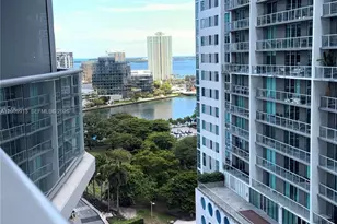77 SE 5th St, Miami, FL 33131 - Photo 31