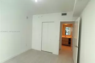 77 SE 5th St, Miami, FL 33131 - Photo 21