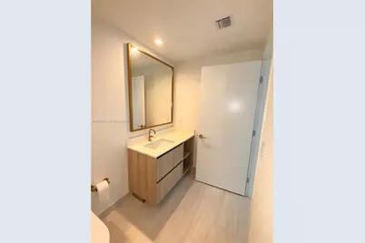 77 SE 5th St #1811, Miami, FL 33131 - Photo 23