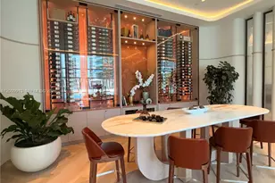 77 SE 5th St, Miami, FL 33131 - Photo 37