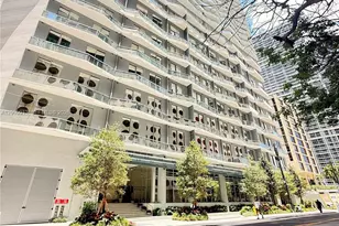 77 SE 5th St, Miami, FL 33131 - Photo 9