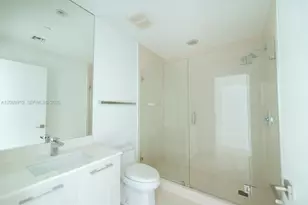 45 SW 9th St, Miami, FL 33130 - Photo 15