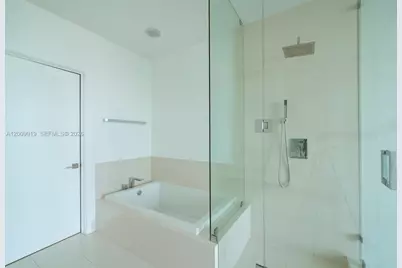 45 SW 9th St #4906, Miami, FL 33130 - Photo 27