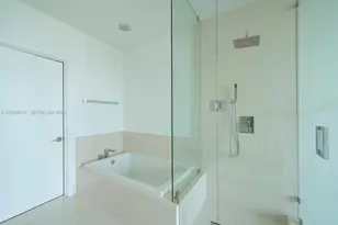 45 SW 9th St, Miami, FL 33130 - Photo 27