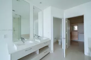 45 SW 9th St, Miami, FL 33130 - Photo 21