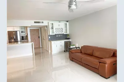 6450 Collins Ave #1004, Miami Beach, FL 33141 - Photo 7