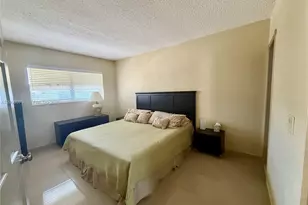 467 Golden Isles Dr, Hallandale Beach, FL 33009 - Photo 7