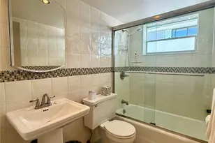467 Golden Isles Dr, Hallandale Beach, FL 33009 - Photo 9
