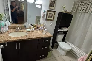 8225 Lake Dr, Doral, FL 33166 - Photo 15