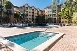 8225 Lake Dr, Doral, FL 33166 - Photo 35