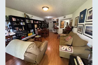 8225 Lake Dr #404, Doral, FL 33166 - Photo 23