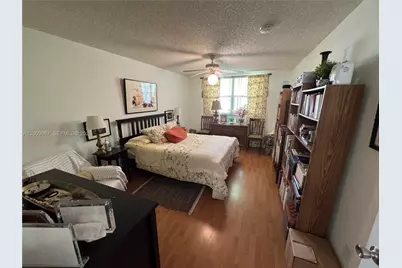 8225 Lake Dr #404, Doral, FL 33166 - Photo 27