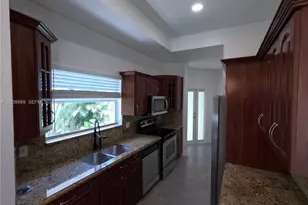 1211 SW 84th Terrace, Pembroke Pines, FL 33025 - Photo 3