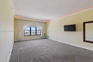 1800 NE 114th St, Miami, FL 33181 - Photo 25