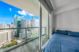 500 Brickell Ave, Miami, FL 33131 - Photo 17