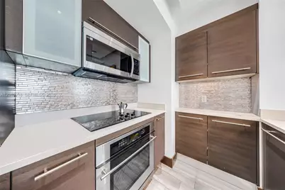 500 Brickell Ave #3707, Miami, FL 33131 - Photo 3