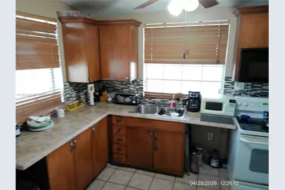 11412 SW 41st St, Miami, FL 33165 - Photo 13
