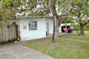 11412 SW 41st St, Miami, FL 33165 - Photo 5
