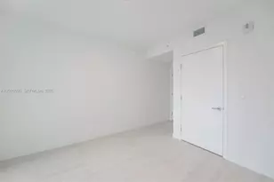 77 SE 5 St, Miami, FL 33131 - Photo 29