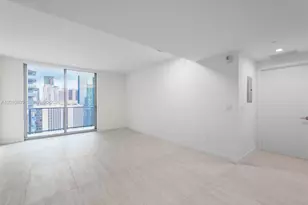 77 SE 5 St, Miami, FL 33131 - Photo 3