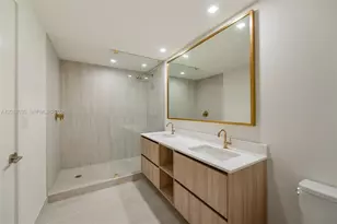 77 SE 5 St, Miami, FL 33131 - Photo 21
