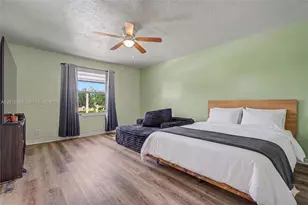18901 SW 15th St, Pembroke Pines, FL 33029 - Photo 21
