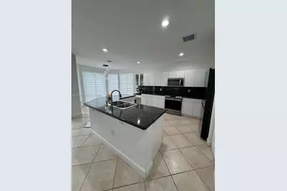 10873 NW 71st St, Doral, FL 33178 - Photo 5