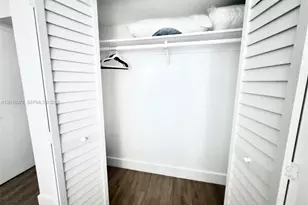 400 Kings Point Dr, Sunny Isles Beach, FL 33160 - Photo 11