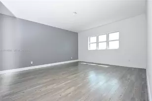 14951 Royal Oaks Ln, North Miami, FL 33181 - Photo 9