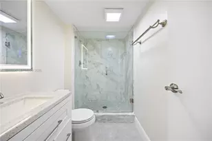 20379 W Country Club Dr, Aventura, FL 33180 - Photo 23