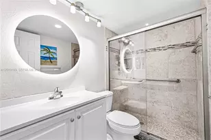 400 SE 10th St, Deerfield Beach, FL 33441 - Photo 15