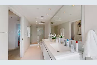5025 Collins Ave #2206, Miami Beach, FL 33140 - Photo 17