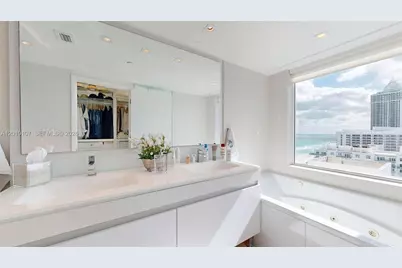 5025 Collins Ave #2206, Miami Beach, FL 33140 - Photo 15