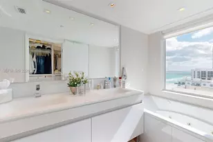 5025 Collins Ave, Miami Beach, FL 33140 - Photo 15