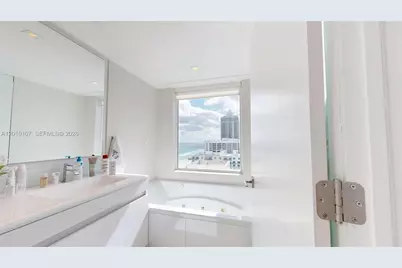 5025 Collins Ave #2206, Miami Beach, FL 33140 - Photo 13
