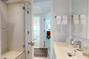 5025 Collins Ave, Miami Beach, FL 33140 - Photo 11