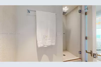 5025 Collins Ave #2206, Miami Beach, FL 33140 - Photo 9