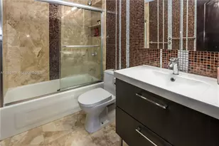 928 NE 27th Ave, Hallandale Beach, FL 33009 - Photo 29