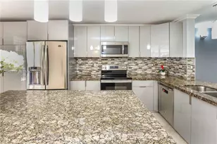 928 NE 27th Ave, Hallandale Beach, FL 33009 - Photo 5