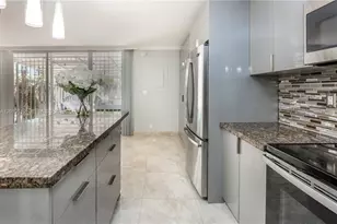 928 NE 27th Ave, Hallandale Beach, FL 33009 - Photo 11