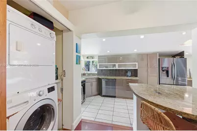 1118 NW 16th St, Fort Lauderdale, FL 33311 - Photo 11