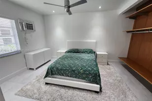 1043 NW 2nd St, Miami, FL 33128 - Photo 15
