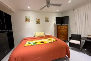 1043 NW 2nd St, Miami, FL 33128 - Photo 1