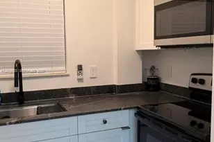 1043 NW 2nd St, Miami, FL 33128 - Photo 5